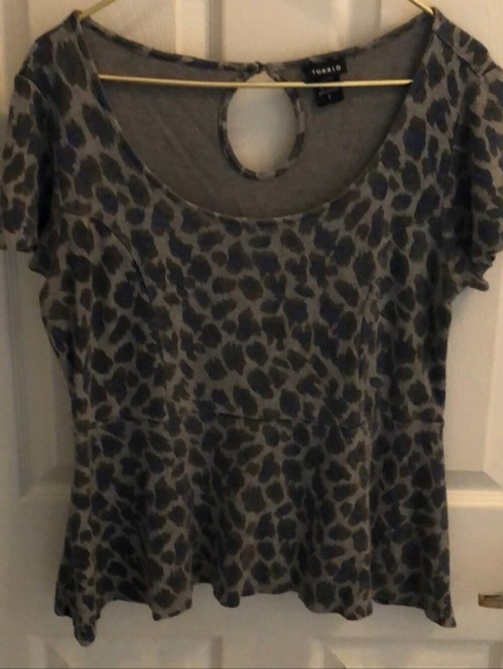 TORRID gray blue peplum keyhole top size 0 (large)